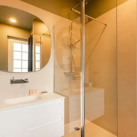 Misva Keyweek Architect-designed Flat In With Garden Apartment