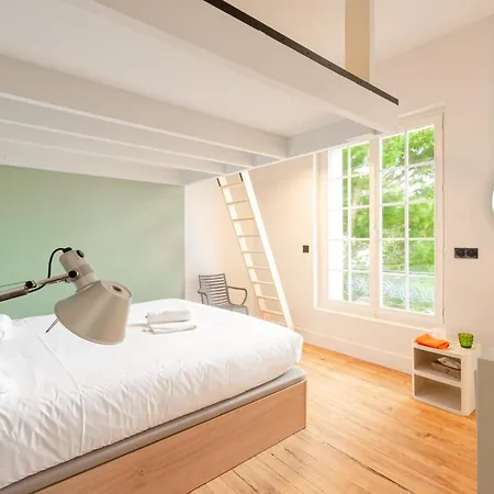 Misva Keyweek Architect-designed Flat In With Garden