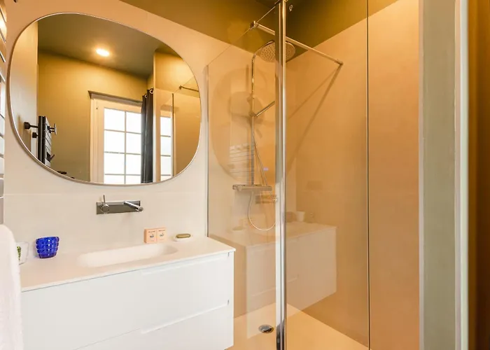 Misva Keyweek Architect-designed Flat In With Garden Apartment