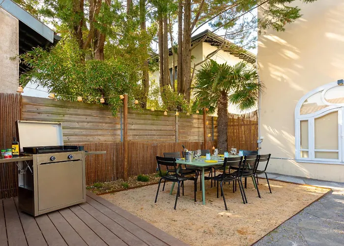 Apartment Misva Keyweek Architect-designed Flat In With Garden